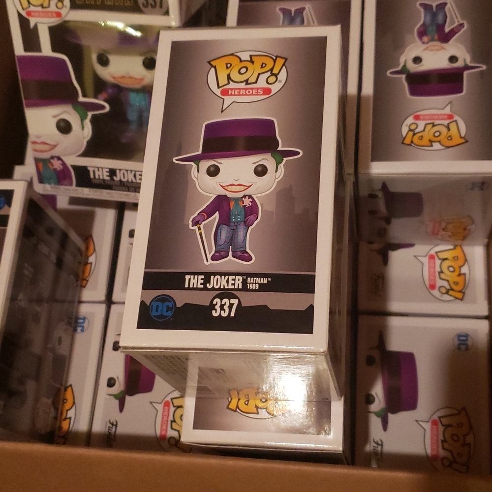 FUNKO POP THE JOKER NEW IN BOX - Picture 4 of 11